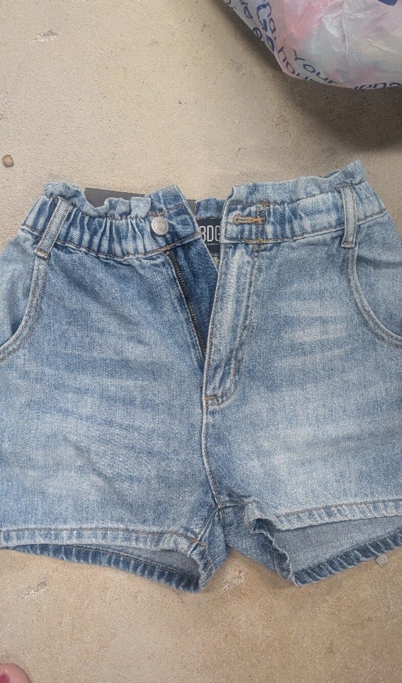 BDG URBAN OUTFITTERS Denim Jeans Shorts NWT XS PULL ON MOM STYLE STRETCH